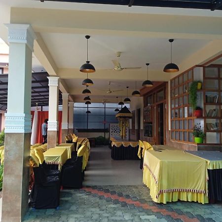 Meghdoot River Resort Kochi Eksteriør billede
